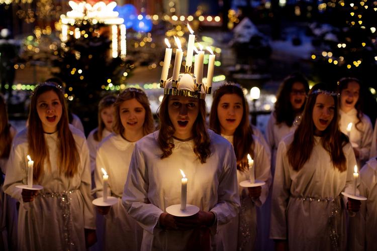 Lysfest. Som sædvanlig er der masser af julestemning i Tivoli. Her ses sidste års Luciaoptog. 