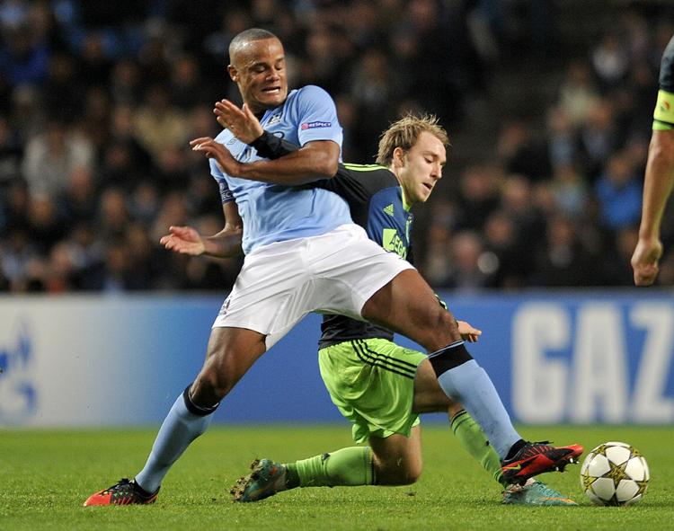 træner. Christian Eriksen (bagerst) havde en flot start for Tottenham, men faldt så lidt i niveau, før han blev skadet. 