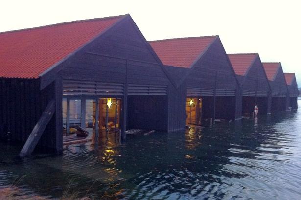 Kanonbådsskurene på Frederiksholm i København står lige nu under vand. 