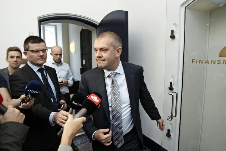 finanslov. En del debat har den seneste uge handlet om at farvebestemme årets finanslov. En saglig gennemgang vil vise, at den er rød og grøn, skriver Jesper Petersen. 