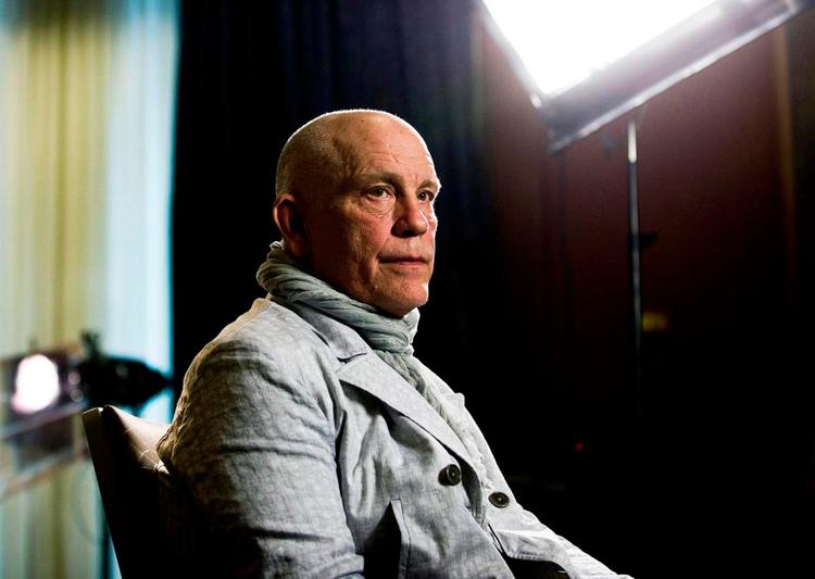eftertragtet. John Malkovich har medvirket i mere end 70 film og er nomineret to gange til en Oscar. For tiden er han blandt andet engageret i tv-serien 'Crossbones'. 