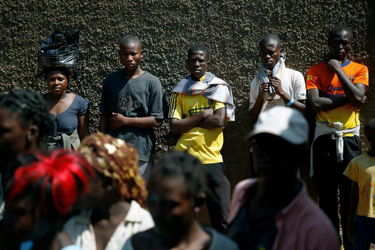Pårørende til en dræbt 23-årig sørger i Bangui i Den Centralafrikanske Republik, der er ramt af vold og kaos. 
