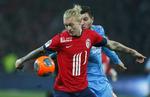 PASSERET. Nullet punkterede for Lille, da bolden snittede Simon Kjær til sejrsmålet for Bordeaux. 
