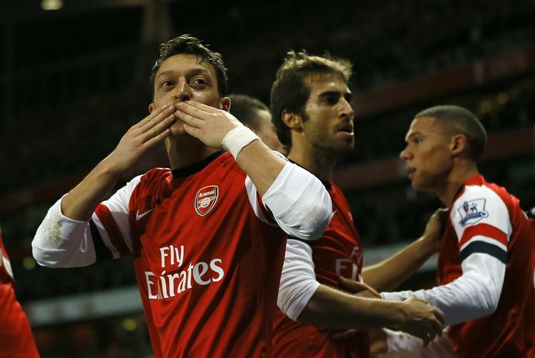 1-0. Ti minutter før tid var Arsenal syv point foran i Premier League efter Mesut Özil havde scoret, men det endte med et enkelt point. 