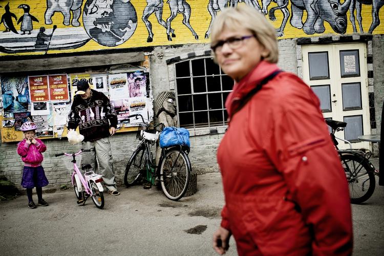 Mistanke. Dansk Folke­partis tidligere formand, Pia Kjærsgaard, fik allerede i februar sidste år en mistanke om, at PET og justitsminister Morten Bødskov (S) brugte hendes kalender til at aflyse et besøg med Folketingets Retsudvalg på Christiania, skriver Berlingske. - Foto: 