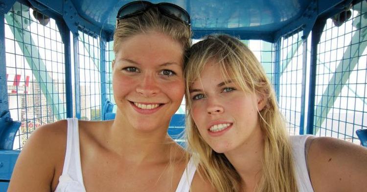 Rejsepartner. Svømmeren Lotte Friis, som i denne uge er et af Danmarks store medaljehåb ved EM i Herning, elsker at rejse med sin søster Trine. Billedet stammer fra deres tur til New York i 2010. 