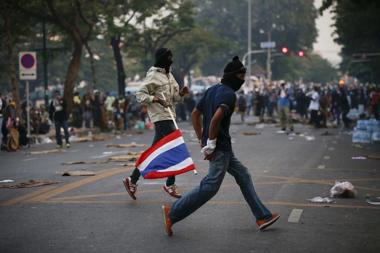 Uro. Demonstrationerne i Thailand har stået på i halvanden måned, men er taget til i styrke siden slutningen af november. Foto: Vincent Thian, AP 