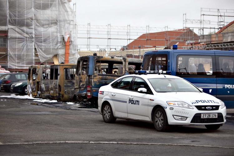 Domfældelse. Ved brandattentatet på Politiskolen blev 13 biler totalskadet. 