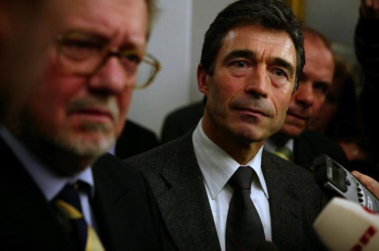 Kritik. Tidligere udenrigsminister Per Stig Møller (K) kritiserer tidligere statsminister Anders Fogh Rasmussen (V). 
