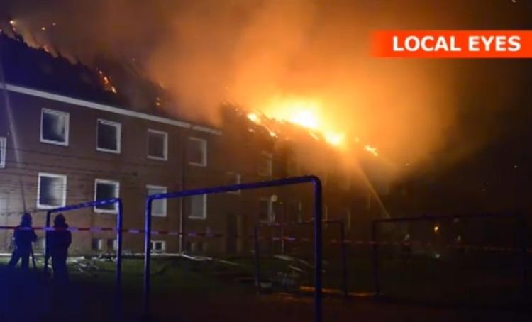 Slukning. To personer er omkommet i Løgstør under en voldsom brand. 