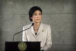 Presset. Selvom Thailands premierminister Yingluck Shinawatra har opløst den thailandske regering og udskrevet valg til februar, nægter hun at lade sig afløse af et 'folkets råd' indtil valget i februar. Hun kalder kravet fra demonstranterne for udemokratisk. 