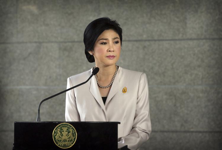 Presset. Selvom Thailands premierminister Yingluck Shinawatra har opløst den thailandske regering og udskrevet valg til februar, nægter hun at lade sig afløse af et 'folkets råd' indtil valget i februar. Hun kalder kravet fra demonstranterne for udemokratisk. 