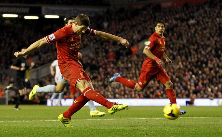 SKADET. I lørdags blev Steven Gerrard skadet under Liverpools kamp mod West Ham. 