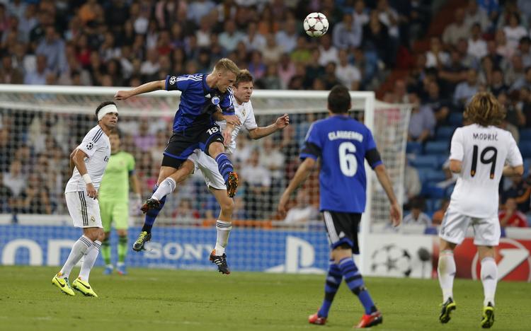 Klø. Sidst FCK og Real Madrid tørnede sammen, tabte FCK 0-4 på Santiago Bernabéu. Fodboldkommentator Jan Kalborg tror dog på en jævnbyrdig revanche. 