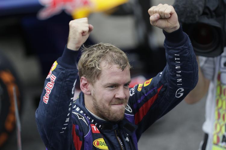 Mærkeligt. Den forsvarende Formel 1 verdensmester Sebastian Vettel forstår ikke den nye regel om dobbelt pointhøst i sæsonens sidste løb. 