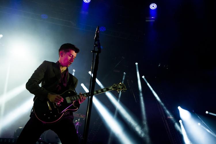 Klar. Roskilde Festival har rubbet neglene og kan, mere end halvanden måned før det går løs, præsentere den fulde spilleplan. Her ses et af årets hovednavne, Arctic Monkeys, ved en optræden sidste år på Northside. 