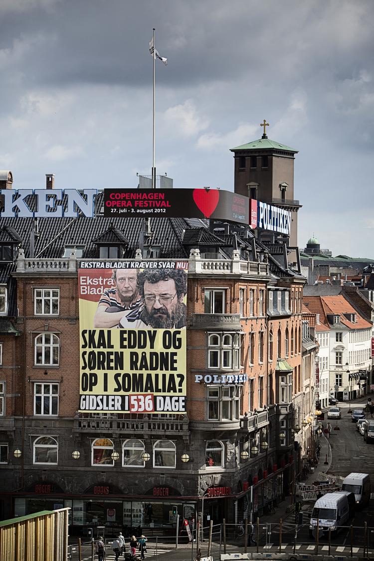 GIDSELOMTALE. Ekstra Bladet kørte gennem 10 måneder en kampagne med  titlen »Skal Eddy og Søren rådne op i Somalia«. Gidslerne blev omtalt næsten hver dag. 