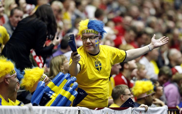 forskel. Danmark og Sverige har ikke meget at lade hinanden høre, når det handler om sport, men når snakken går på økonomi, så er den svenske vækst meget større. 