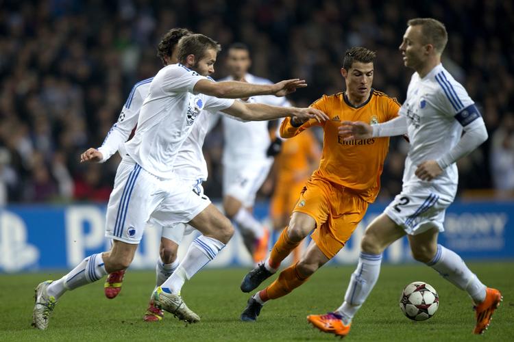 Optimistisk. Der skal flere spillere i Olof Mellberg-klassen til FCK, hvis de danske mestre skal blive et permanent hold i Champions League. 