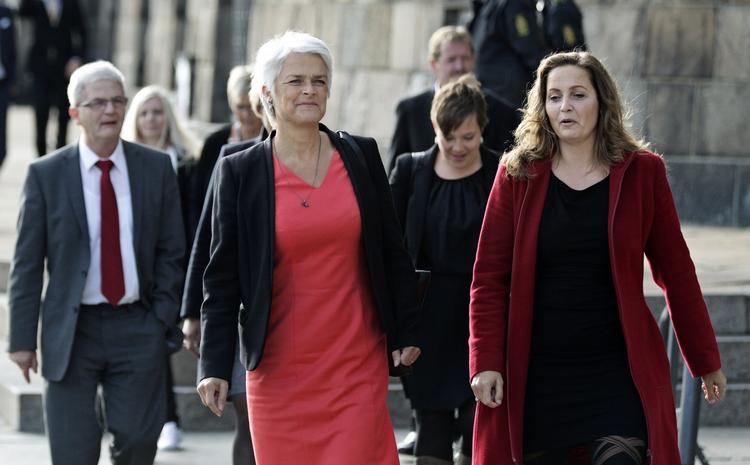 Magt. Transportminister Pia Olsen Dyhr (SF) er nu en helt klar nummer to i SF's hierarki. Og det kan føre til stridigheder internt i regeringen. 