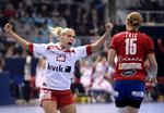 hvirvelvind. Ann Grete Nørgaard (tv) har scoret i kampen mod Serbien. 
