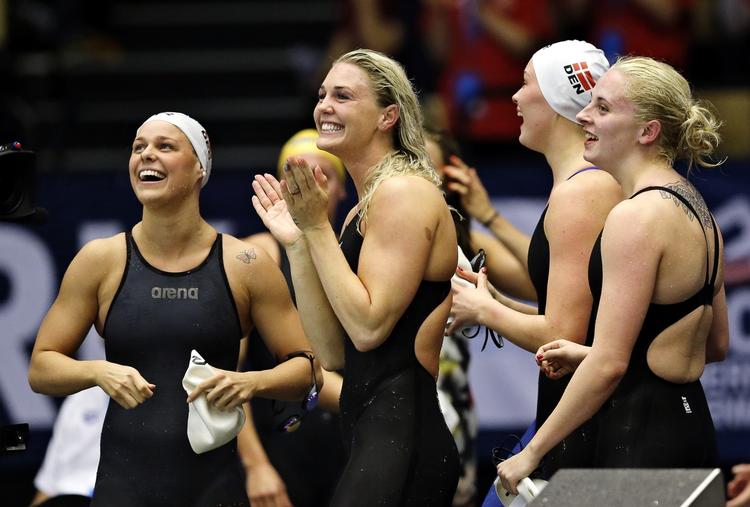 REKORDSÆTTERNE. Med 1.37,04 min. satte de danske europamestre rekord i finalen. Men verdensrekord? Ikke rigtigt. 