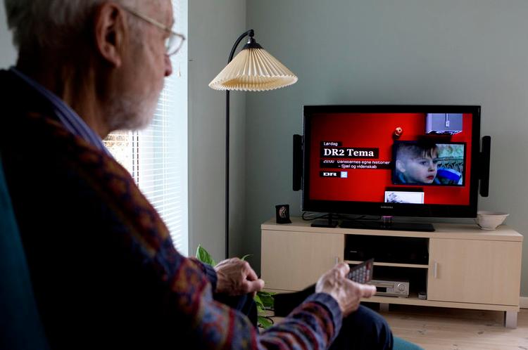 Energieffektivitet. Nye apparater bruger stadig mindre elektricitet. Men det stigende antal tv, computere og telefoner betyder, at vi alligevel ikke bruger mindre strøm. 