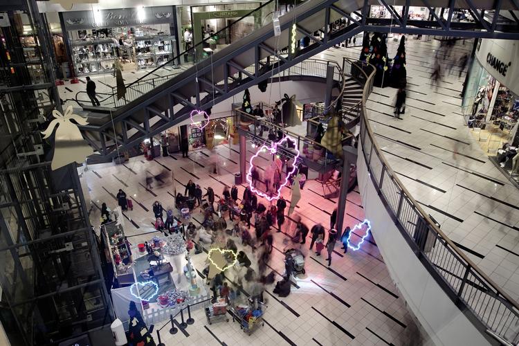 jul. Hvis folkekirkens medlemmer læste den bog, som deres religion bygger på, ville de opdage, at den moderne julefejring er en  nederdrægtig hån mod Jesus, skriver Jens-André Herbener. 