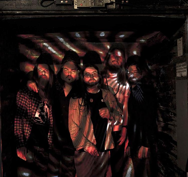 Svamperock. Det københavnske syrerockband Spids Nøgenhat er opkaldt efter den hallucinogene svamp af samme navn. 