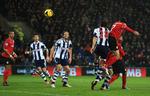 dråben. Cardiff Citys Peter Whittingham (th) scorer i sejren over West Bromwich, som beseglede skæbnen for Birmingham-klubbens træner. 