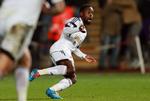 uheldig. Nathan Dyer var en konstant trusset mod Norwich' bagerste kæde og scorede det enlige Swansea-mål. Men en grim skade betød, at spilleren måtte bæres fra banen i slutningen af første halvleg. 