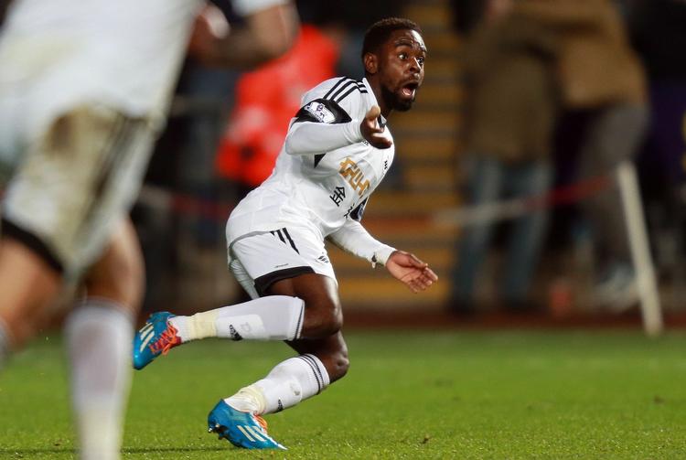 uheldig. Nathan Dyer var en konstant trusset mod Norwich' bagerste kæde og scorede det enlige Swansea-mål. Men en grim skade betød, at spilleren måtte bæres fra banen i slutningen af første halvleg. 