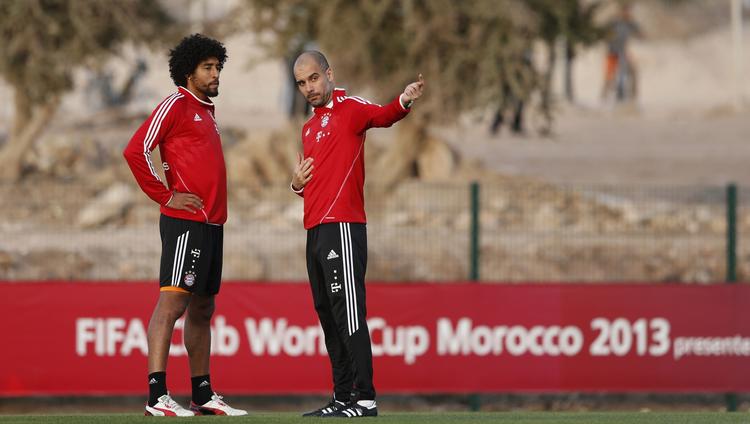 Nøglespiller. Den brasilianske forsvarer Dante i samtale med Guardiola i den store ferieby Agadir. 