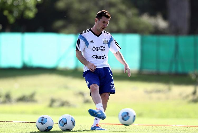Skadet. Lionel Messi genoptrænede i sidste uge i Argentina. Han forventes spilleklar igen i januar. 
