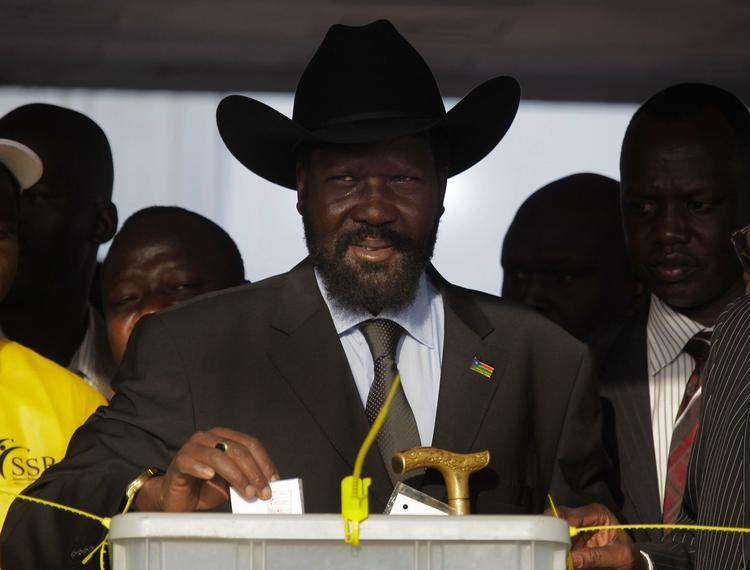 Sydsudan. Præsident Salva Kiir har udstedt udgangsforbud mellem klokken 6 om aftenen og 6 om morgenen i hovedstaden i Sydsudan. Landet fik sin selvstændighed ved folkeafstemning i 2011, og har siden været præget af uroligheder, særligt i forbindelse med rige oliefelter i grænselandet mellem Sydsudan og Sudan. 