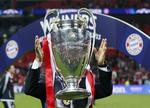 storhold. Jupp Heynckes var på flere måder manden bag pokalen, da Bayern München vandt Champions League-finalen. 