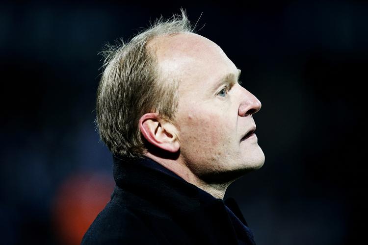 mirakel. Esbjerg-træner Niels Frederiksen skal på studietur til Italien for at forberede sig på stærk modstand fra Fiorentina i Europa League. 