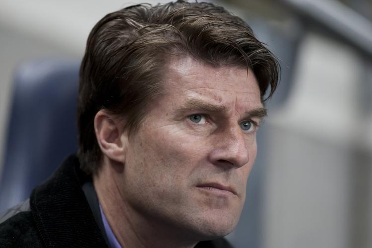 loyal. Michael Laudrup har aldrig forladt en klub midt i sæsonen, og det gør han heller ikke nu, siger danskeren. 