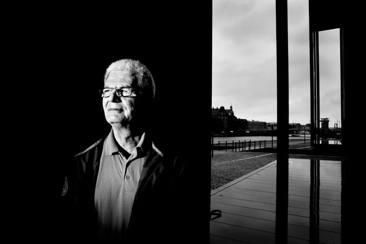 Redegørelse. Udenrigsminister Holger K. Nielsen vil i morgen fortælle hvad der gik galt da hasn forgænger ikke fik alle oplysninger i GGGI-sagen. 