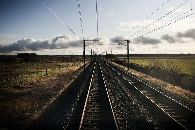 Utilstrækkeligt. »Det er ikke tilfredsstillende«, siger transportminister Pia Olsen Dyhr om DSB's præstation på skinnerne siden 2004. 