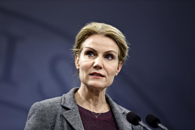 Chef. Oven på to ministerafgange har statsministeren sat nye folk i spidsen for fire ministerier. To bliver ministre for første gang. 