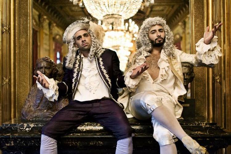 Scene. Seks aftener i december inviterer et skizofrent mixtape af skuespilleren Zaki Youssef og musikeren Hadi Ka-koush diverse kunstnere ind i Skuespilhusets foyer. 