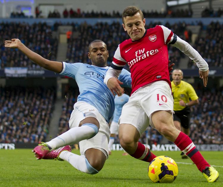 Nedtur. For Asenals Jack Wilshere var nederlaget til Manchester City en ydmygelse, som fik ham til at give modstandernes fans en fuckfinger. 
