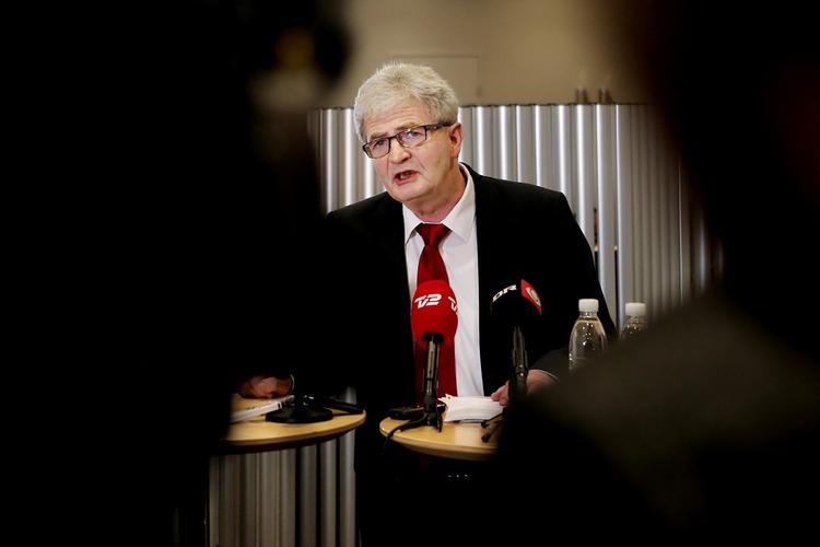 GGGI. På et pressemøde i Udenrigsministeriet i dag fremlagde udenrigsminister Holger K. Nielsen GGGI-redegørelsen, der har ført til, at tre ledende embedsmænd nu indkaldes i tjenstlige forhør for deres rolle i sagen. 