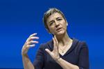 långivere. Økonomi- og indenrigsminister Margrethe Vestager erkender, at danske skatteydere kan komme til at låne penge ud til en fond, som skal redde nødstedte europæiske banker. 