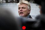 Advarsel. Tidligere departementschef Peter Loft blev flere gange fra slutningen af 2010 og et år frem advaret om, at han stod på en 'dødsliste'. 