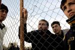 Flugt. I Zaatri-lejren i Jordan bor op mod 80.000 mennesker. Dansk Flygtningehjælp estimerer, at omkring tre millioner syrere lever som flygtninge i naboområderne. Internt i Syrien er 6,5 millioner på flugt. 
