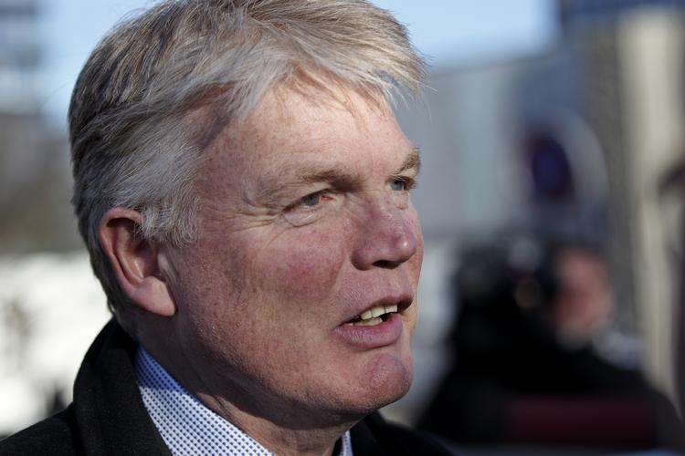 Info. Peter Loft har holdt tæt med visse oplysninger, som han dog mener, hører hjemme i offentligheden. Nu, da sidste afhøring er overstået i skattesagskommisionen, åbner han munden. 