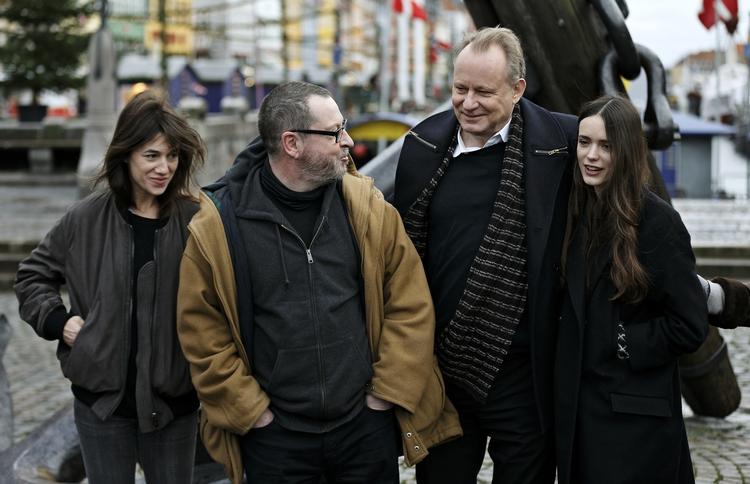 Fotosession. Lars Von Triers Nymphomaniac hold stiller op til fotografering. 