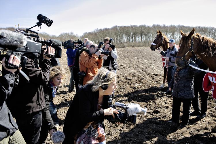Vinder. Skive har fået godt med PR-kroner ud af 'Tarok'-filmen. Her ses et pressemøde på egnen i forbindelse med filmoptagelserne. (arkivfoto) 